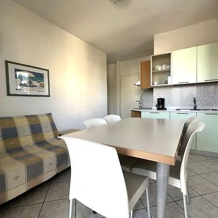 Flat With Side Sea View 아파트 *